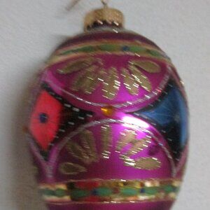Unique Treasures Christmas Ornament Egg Shaped Hand Decorated 4 in tall